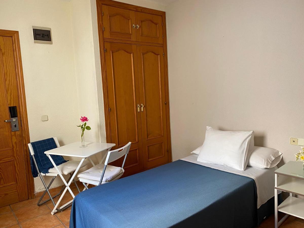 Hostal Moscatel Málaga Buitenkant foto