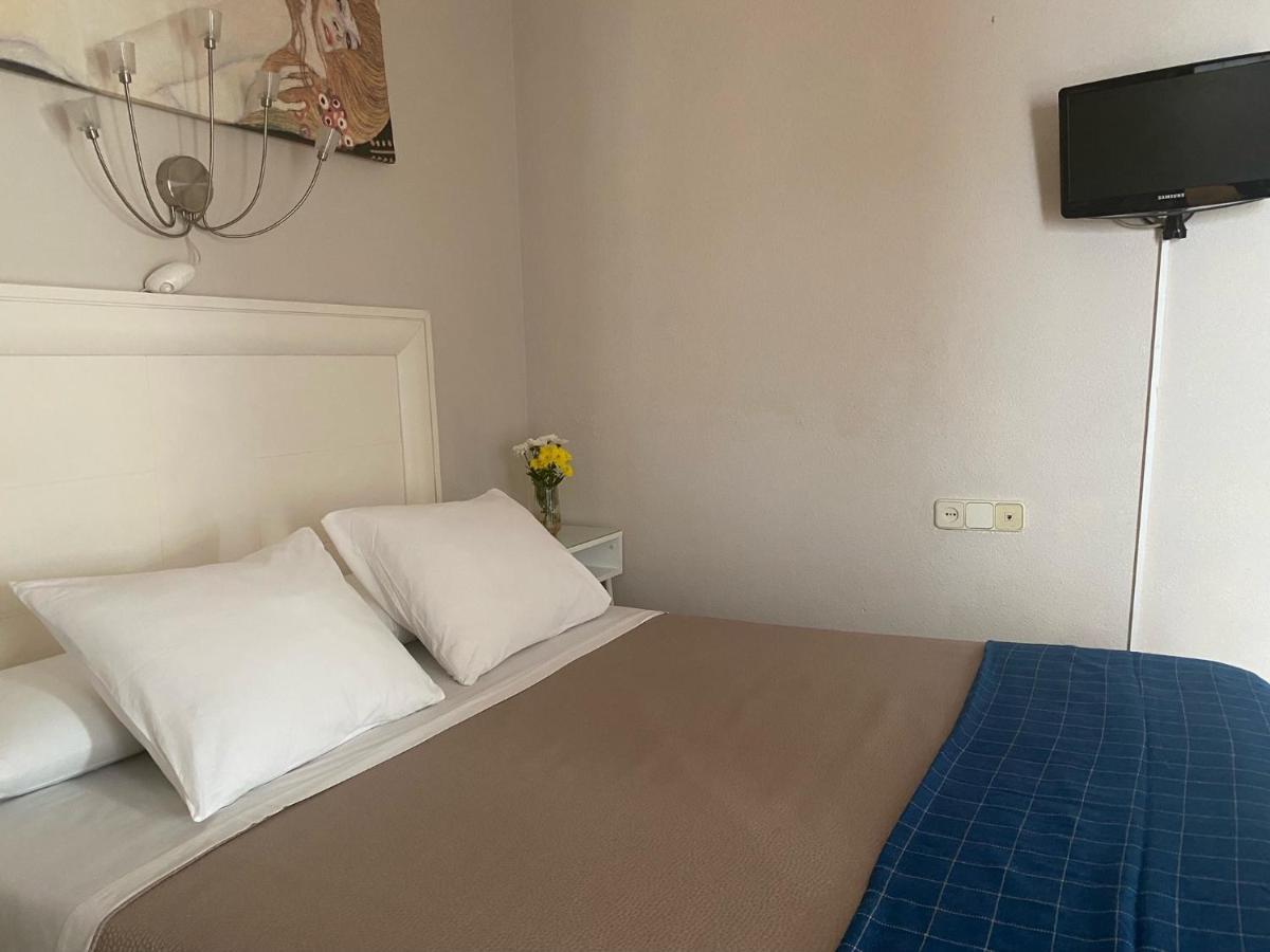 Hostal Moscatel Málaga Buitenkant foto